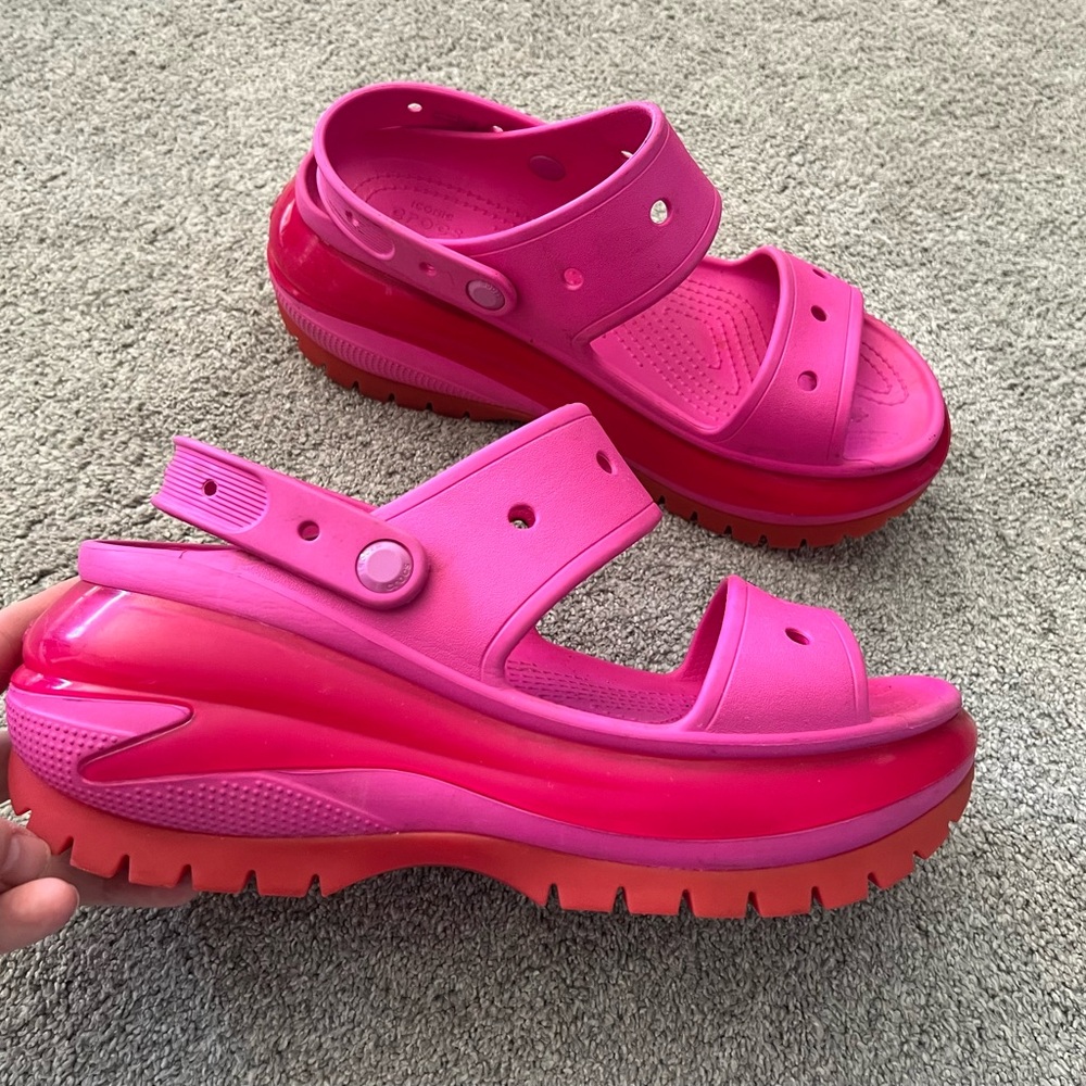 Crocs Classic Mega Crush Sandal Juice Pink Women's Sz 12 Men's Sz 10 Platform